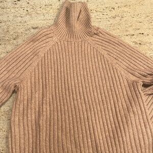 Roll down turtleneck ribbed sweater